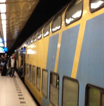 アムス空港からの電車移動はご用心!