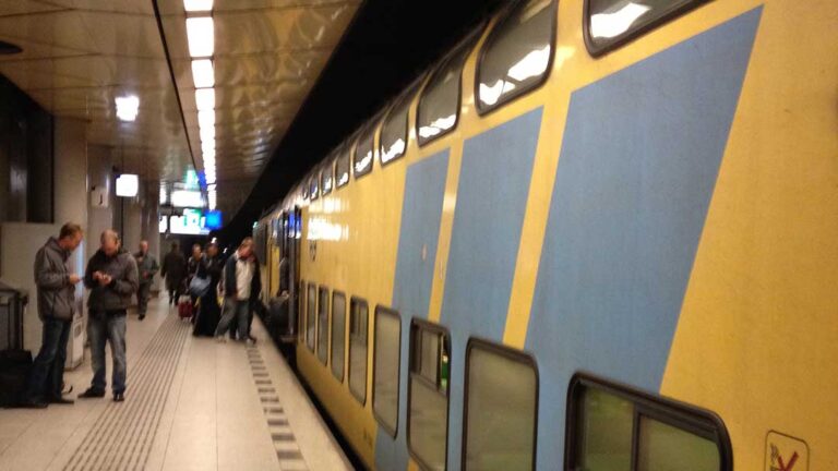 アムス空港からの電車移動はご用心！