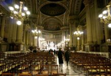 パリの大聖堂や歴史的建造物でのコンサート予約