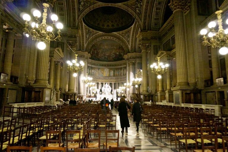 パリの大聖堂や歴史的建造物でのコンサート予約