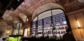 ホテル・ルテシアのバーにて「働きたくないの」