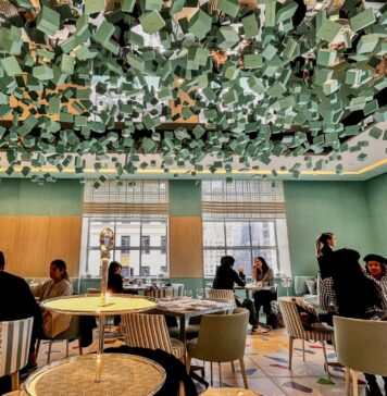 『ティファニーで朝食を』ならぬアフタヌーンティーを