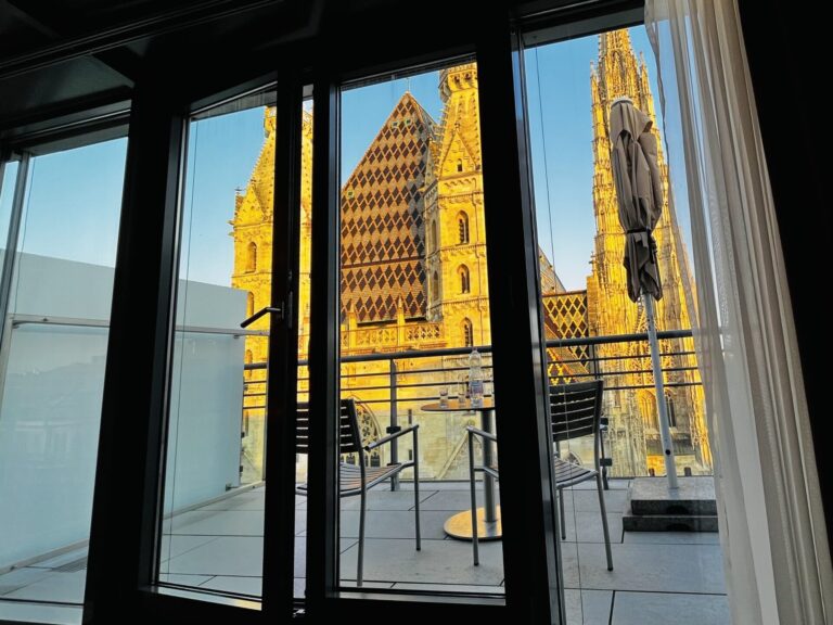 シュテファン大聖堂を24時間眺められる特等席ホテル